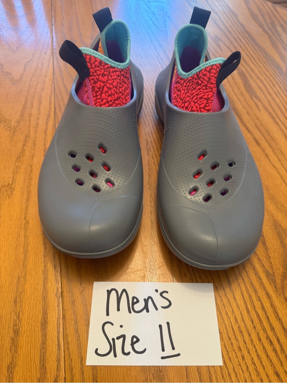 Men's Gray Slip-On Clog with Red Knit Lining water shoes. Like NEW